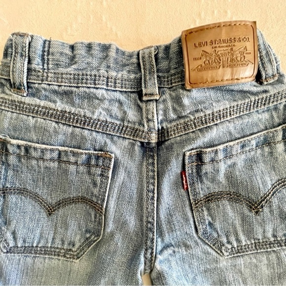 LEVIS DENIM CARPENTER JEANS, SIZE 3T. GARANIMALS T-SHIRT, SIZE 3T. - Picture 4 of 8